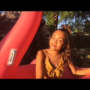 Meet your Posher, Neela